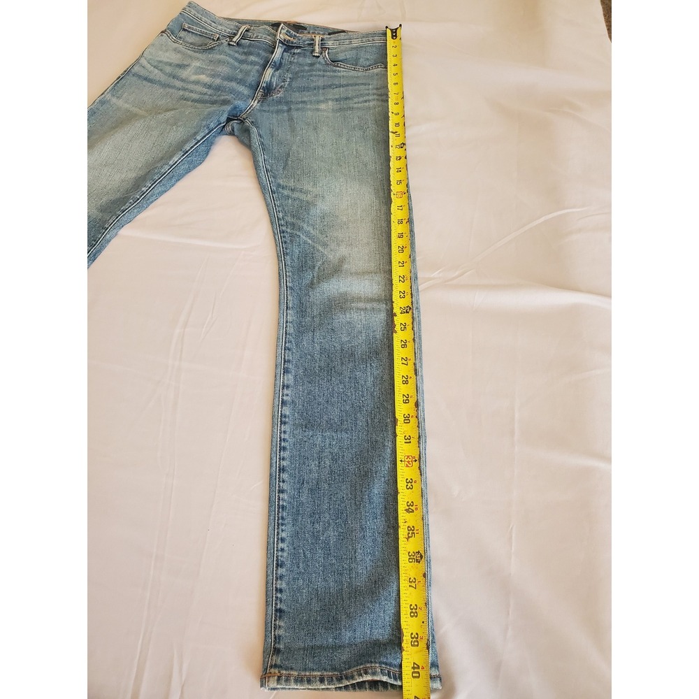 Vince DM/02 Slim Straight Leg Jeans Light Wash Denim Women - Picture 15 of 15